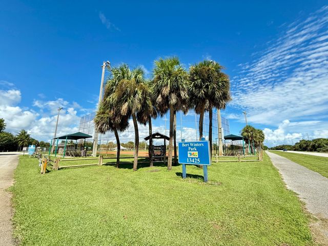 811 Oak Harbour Drive, Juno Beach, FL 33408