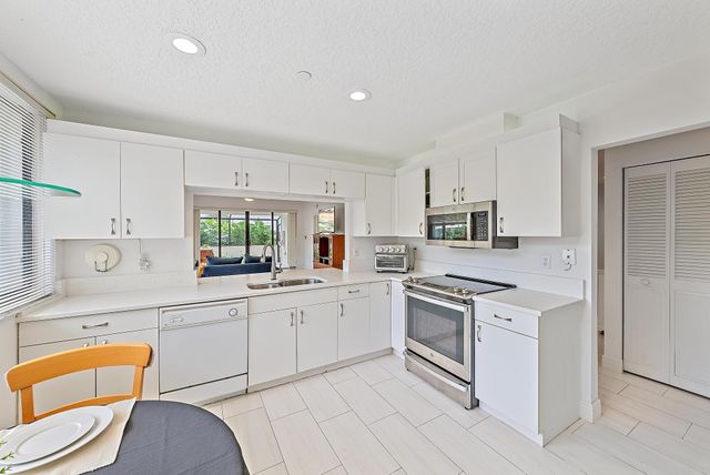 811 Oak Harbour Drive, Juno Beach, FL 33408