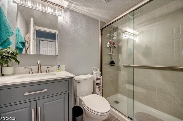 7050 Nantucket CIR 1, North Fort Myers, FL 33917