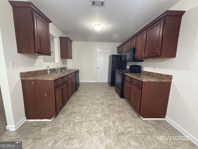 1095 McConaughy Court, Mcdonough, GA 30253