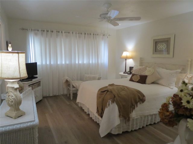 615 S PALM AVENUE 4, Sarasota, FL 34236