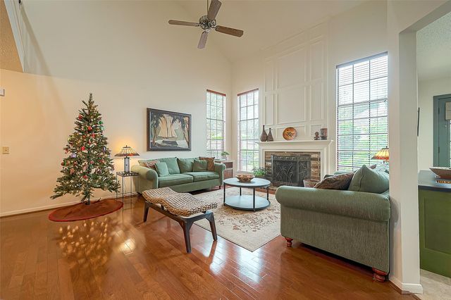 1935 S Cheyenne River Circle, Sugar Land, TX 77478