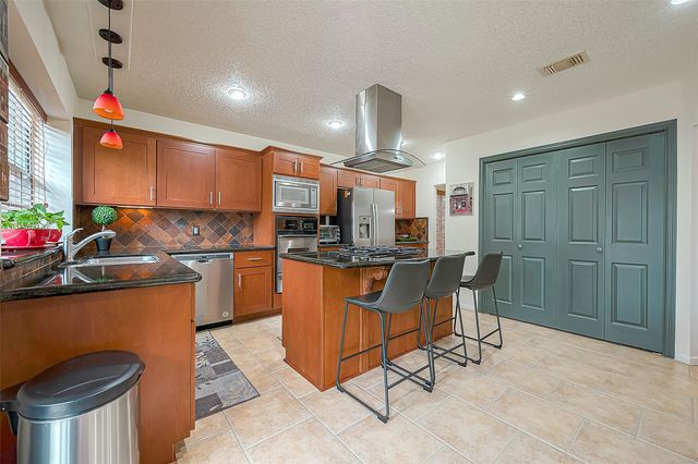 1935 S Cheyenne River Circle, Sugar Land, TX 77478