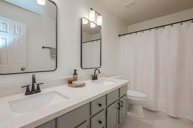 1935 S Cheyenne River Circle, Sugar Land, TX 77478