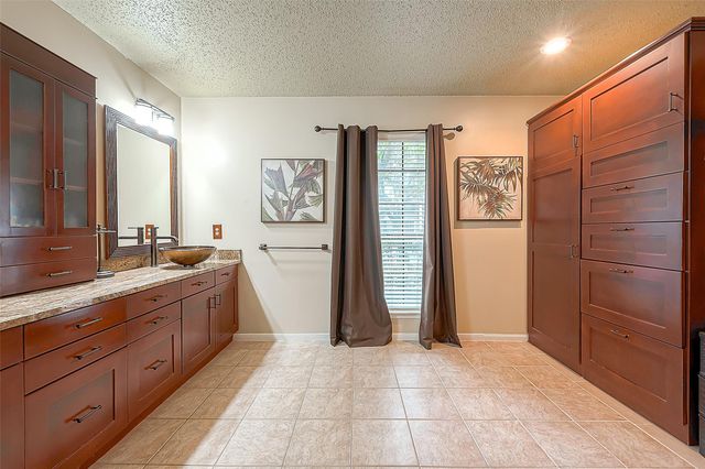 1935 S Cheyenne River Circle, Sugar Land, TX 77478