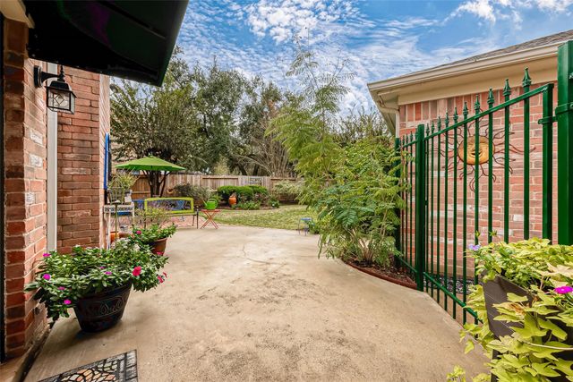 1935 S Cheyenne River Circle, Sugar Land, TX 77478