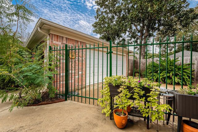 1935 S Cheyenne River Circle, Sugar Land, TX 77478