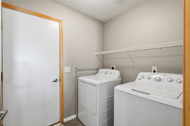 6114 Pinewood Court, Johnston, IA 50131