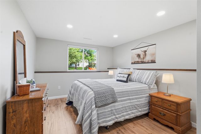 6114 Pinewood Court, Johnston, IA 50131