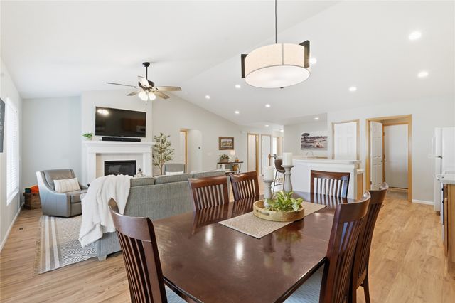 6114 Pinewood Court, Johnston, IA 50131