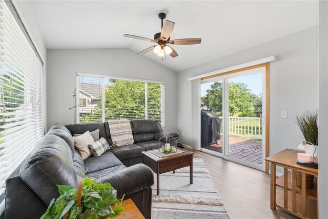 6114 Pinewood Court, Johnston, IA 50131