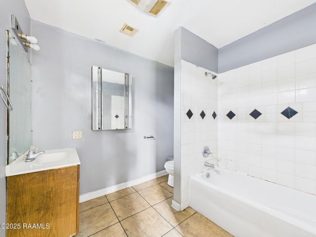 615 Walker Road, Lafayette, LA 70506