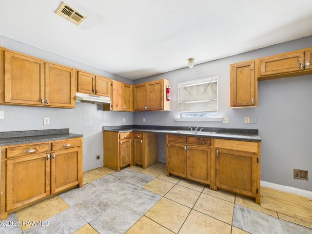 615 Walker Road, Lafayette, LA 70506