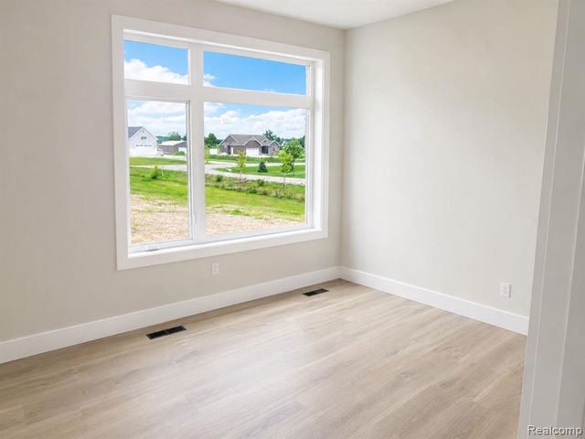 0005D Daisy Lane, Almont, MI 48003