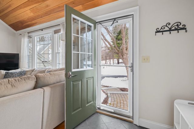 6 Meloon Road, Greenland, NH 03840