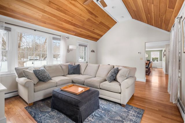 6 Meloon Road, Greenland, NH 03840