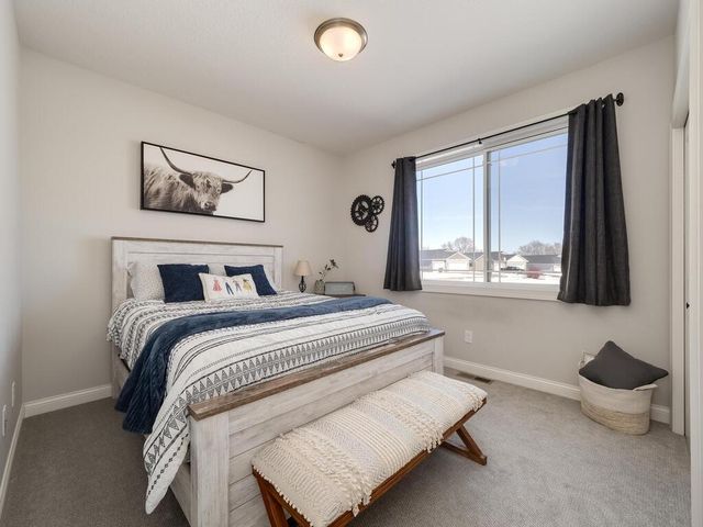 404 Grant Avenue SE, Hutchinson, MN 55350