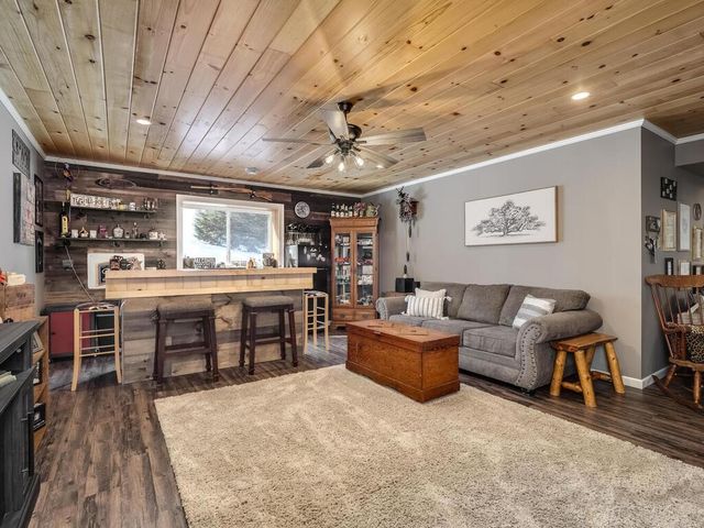 404 Grant Avenue SE, Hutchinson, MN 55350