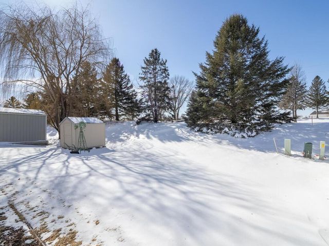 404 Grant Avenue SE, Hutchinson, MN 55350