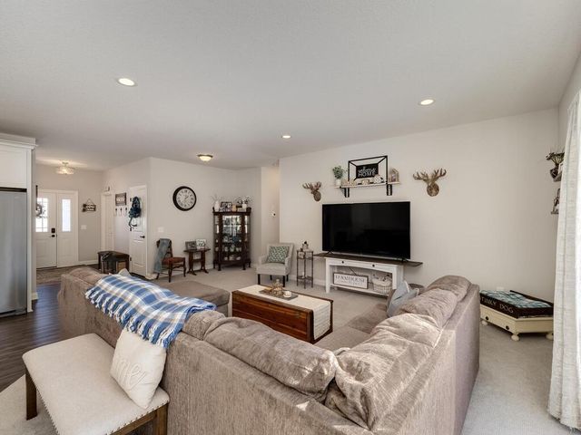 404 Grant Avenue SE, Hutchinson, MN 55350