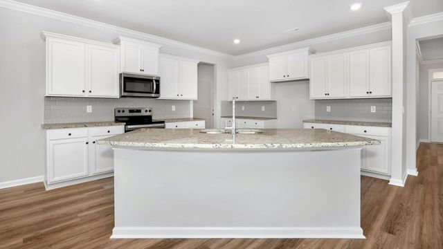 580 RIVERDALE DR, Oakland, TN 38060