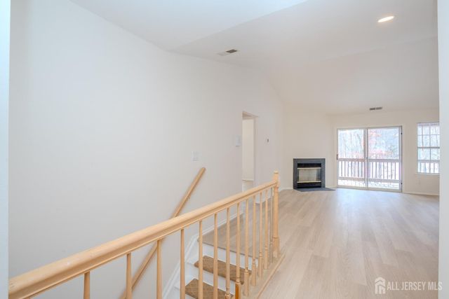 32 Tanglewood Court, South Brunswick, NJ 08852