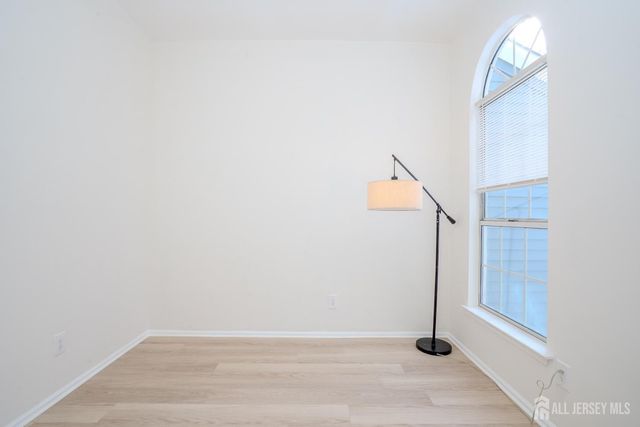 32 Tanglewood Court, South Brunswick, NJ 08852