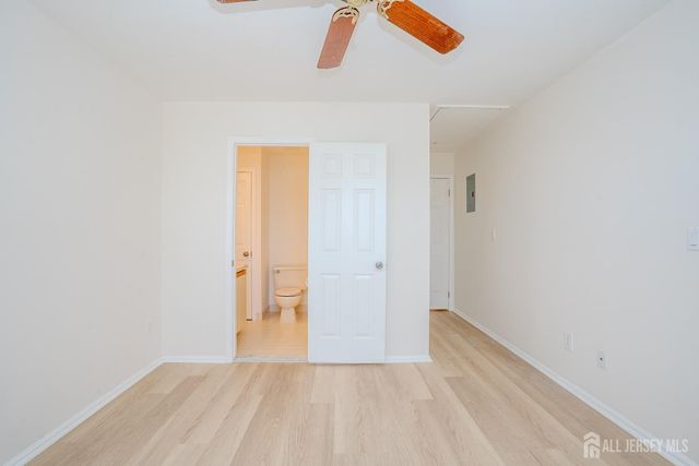 32 Tanglewood Court, South Brunswick, NJ 08852