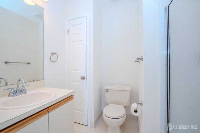 32 Tanglewood Court, South Brunswick, NJ 08852