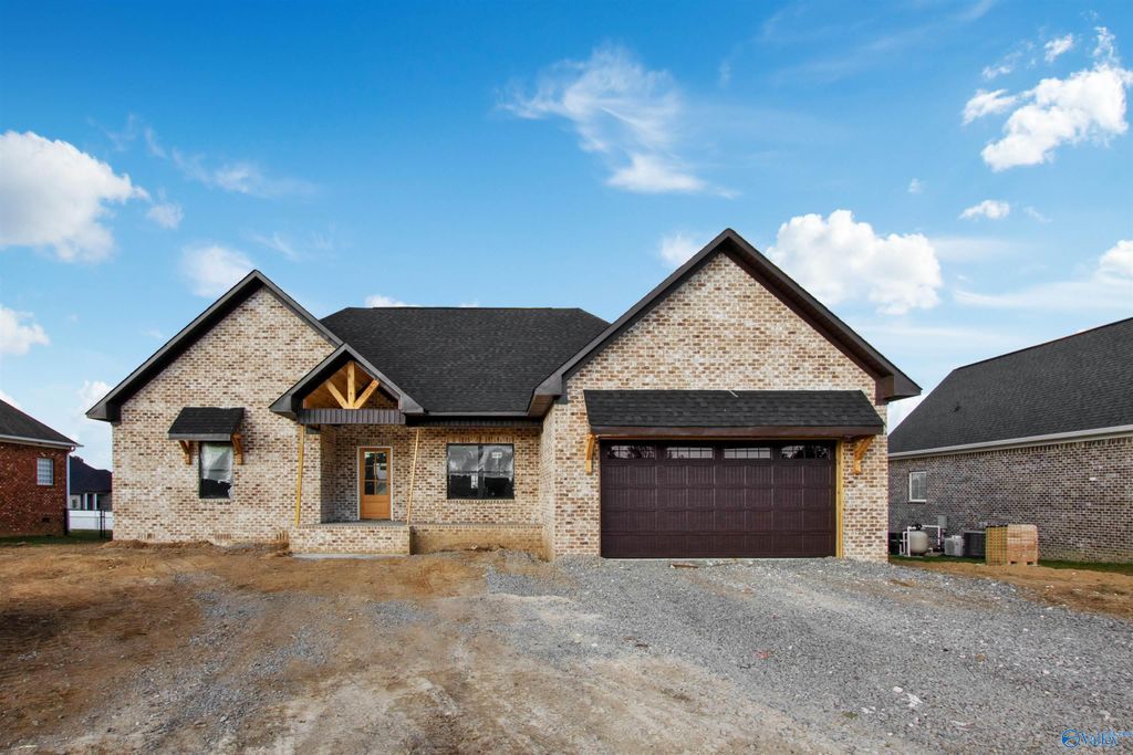 353 Krimson Circle, Albertville, AL 35951