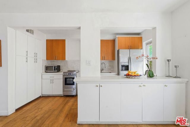 625 N Flores Street 104, West Hollywood, CA 90048