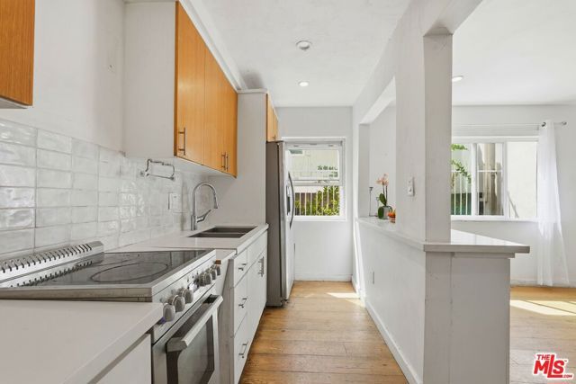 625 N Flores Street 104, West Hollywood, CA 90048