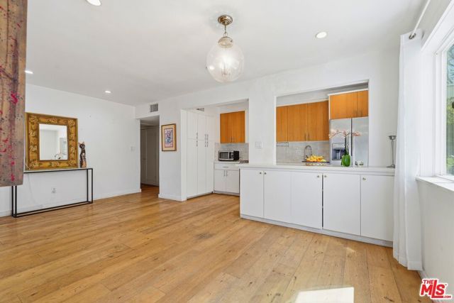 625 N Flores Street 104, West Hollywood, CA 90048