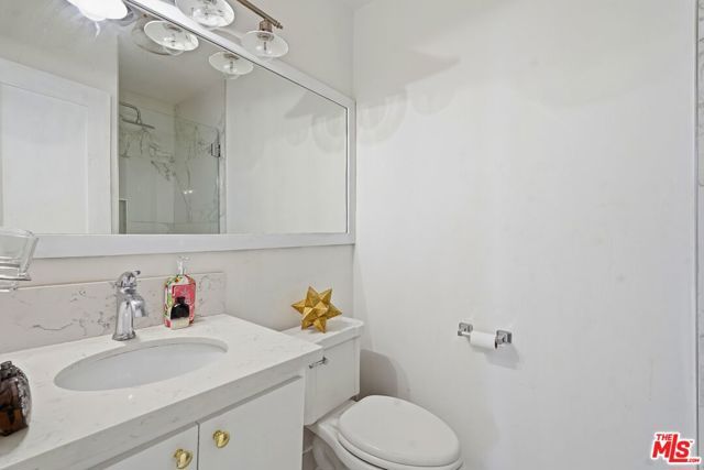 625 N Flores Street 104, West Hollywood, CA 90048