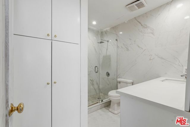 625 N Flores Street 104, West Hollywood, CA 90048