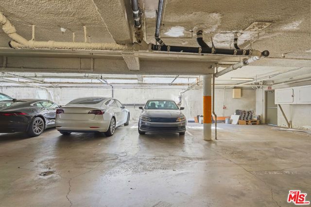 625 N Flores Street 104, West Hollywood, CA 90048