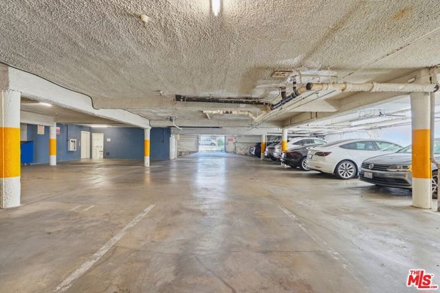 625 N Flores Street 104, West Hollywood, CA 90048