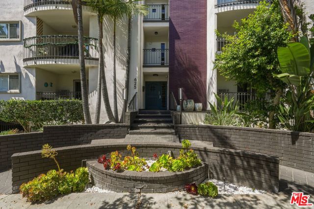 625 N Flores Street 104, West Hollywood, CA 90048