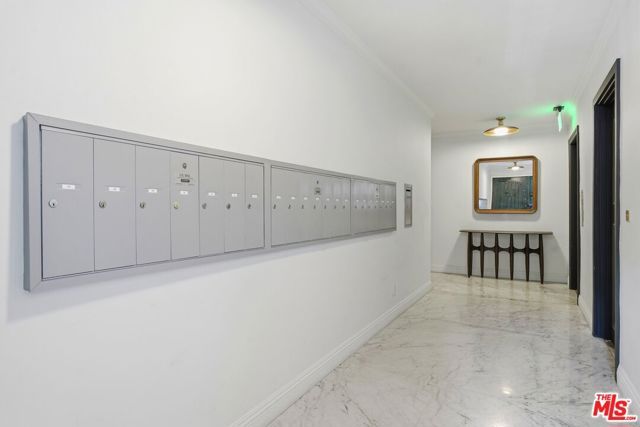 625 N Flores Street 104, West Hollywood, CA 90048