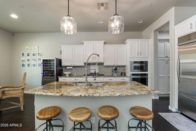 1612 W MOLLY Lane, Phoenix, AZ 85085
