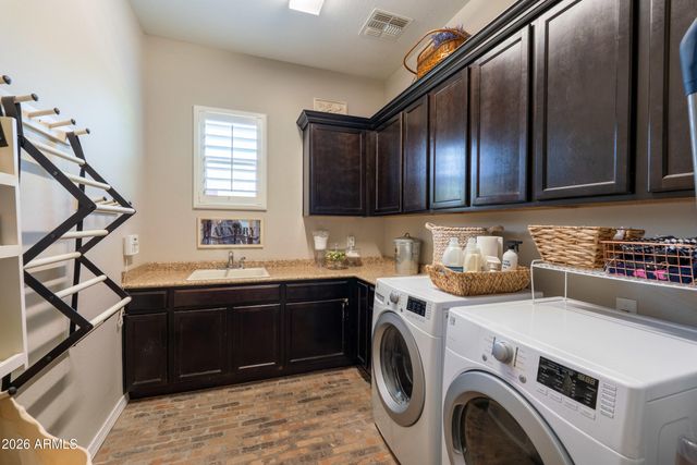 1612 W MOLLY Lane, Phoenix, AZ 85085