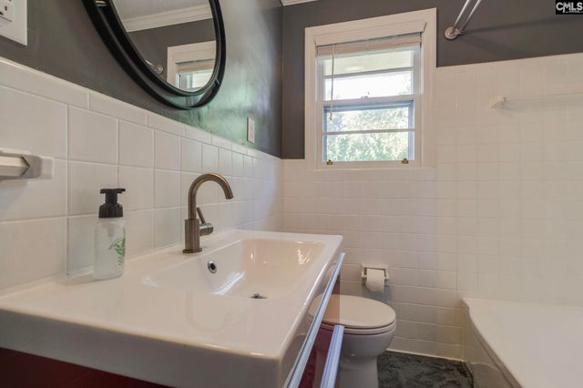121 Woodside Parkway, West Columbia, SC 29170