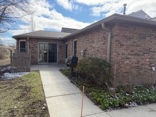 2827 Shakespeare Lane, Avon, OH 44011