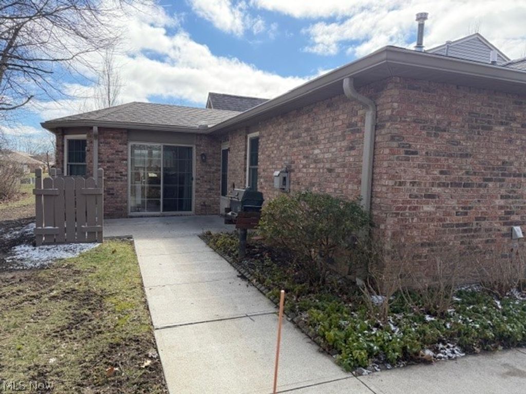 2827 Shakespeare Lane, Avon, OH 44011