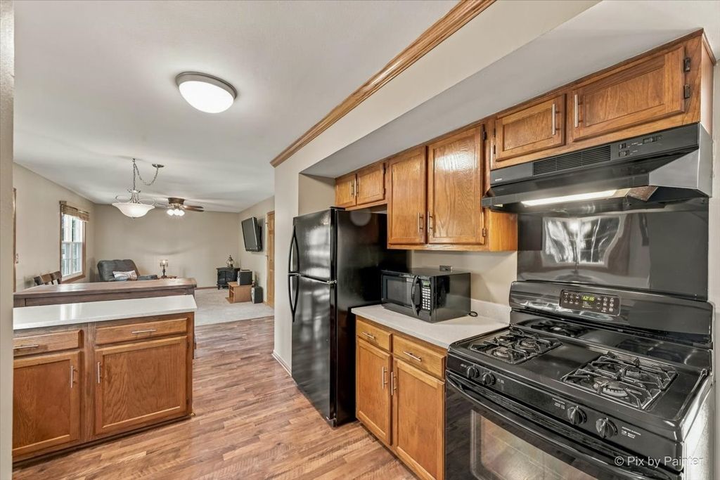 1253 Evergreen Drive, Carol Stream, IL 60188 — photo 4