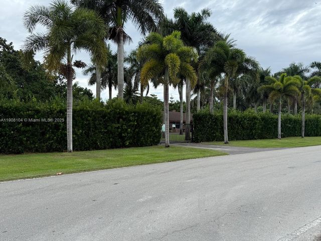 25945 SW 197th Ave, Homestead, FL 33031