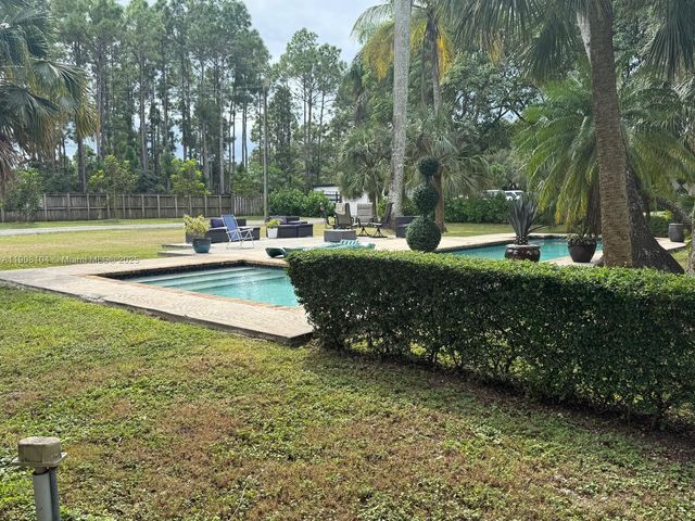 25945 SW 197th Ave, Homestead, FL 33031