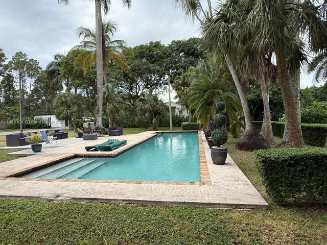 25945 SW 197th Ave, Homestead, FL 33031