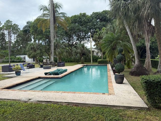 25945 SW 197th Ave, Homestead, FL 33031