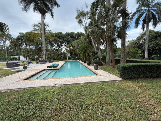 25945 SW 197th Ave, Homestead, FL 33031
